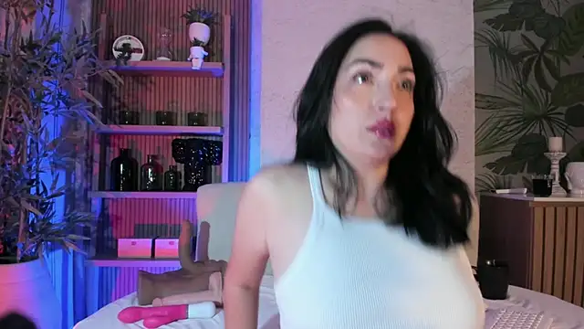 LIAH IZUMI online show from 11/11/25, 01:33