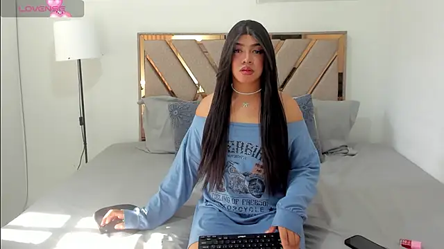 Snapshot of Hanz_sex chatting on 11/18/25, 08:13 Hanz sex online show from 11/18/25, 08:13