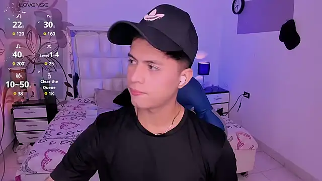 Snapshot of Niicky1_ chatting on 12/11/24, 09:01 Niicky1 online show from 12/11/24, 09:01