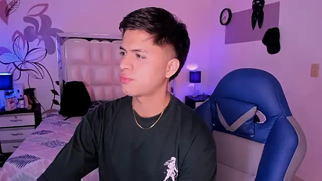 Snapshot of Niicky1_ chatting on 01/15/25, 09:09 Niicky1 online show from 01/15/25, 09:09