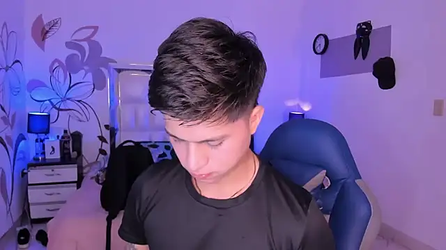 Snapshot of Niicky1_ chatting on 01/25/25, 09:14 Niicky1 online show from 01/25/25, 09:14