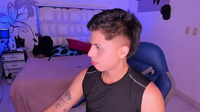 Snapshot of Niicky1_ chatting on 01/29/25, 08:35 Niicky1 online show from 01/29/25, 08:35