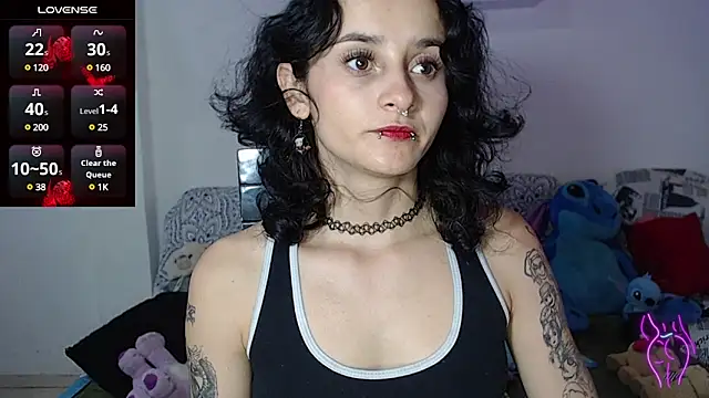 kitty22  online show from 02/17/25, 02:04