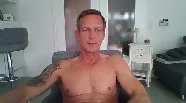 Snapshot of dirks71 chatting on 02/22/25, 11:35 dirks71 online show from 02/22/25, 11:35