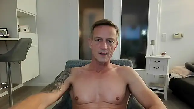 Snapshot of dirks71 chatting on 09/08/25, 05:12 dirks71 online show from 09/08/25, 05:12