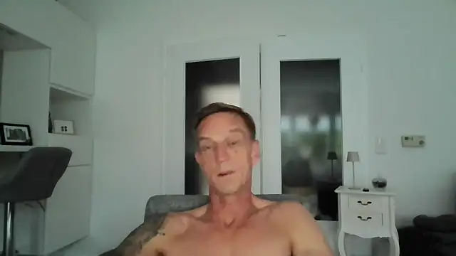 Snapshot of dirks71 chatting on 09/19/25, 05:13 dirks71 online show from 09/19/25, 05:13