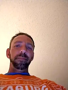 Snapshot of Treemandude chatting on 11/30/25, 03:43 Treemandude online show from 11/30/25, 03:43