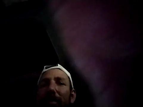 Snapshot of Treemandude chatting on 12/16/25, 04:50 Treemandude online show from 12/16/25, 04:50