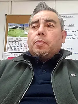 Manolete007x online show from 10/28/25, 10:45