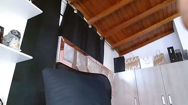 CONNY BENSS online show from 10/06/25, 07:55