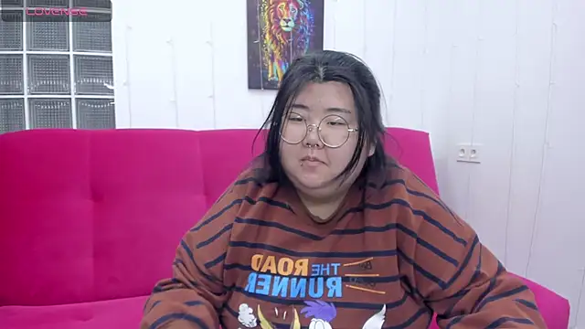 Nadine asian online show from 10/05/25, 08:23