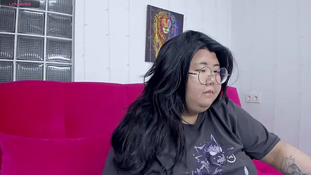 Nadine asian online show from 10/19/25, 08:15