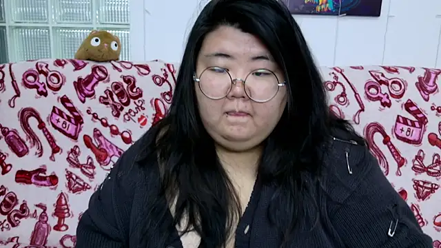 Nadine asian online show from 12/19/25, 09:05