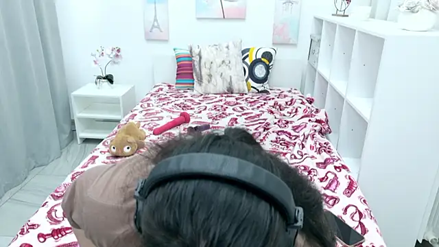 Nadine asian online show from 02/12/26, 03:01