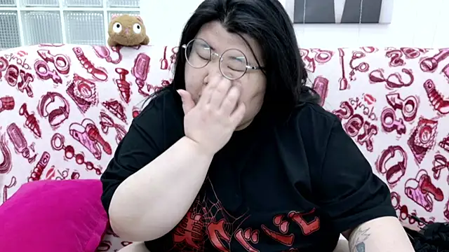 Nadine asian online show from 04/12/26, 06:18