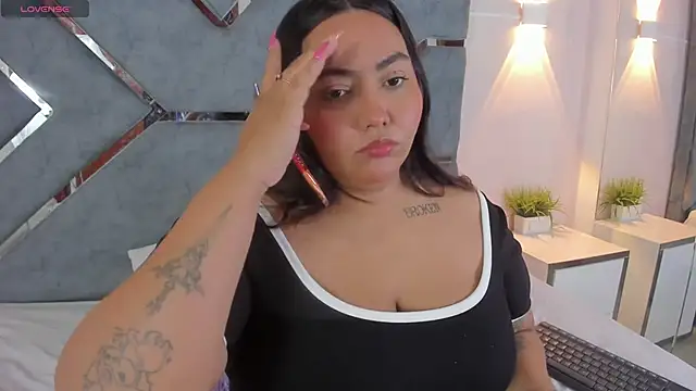 LucciaPorter online show from 05/13/26, 01:52