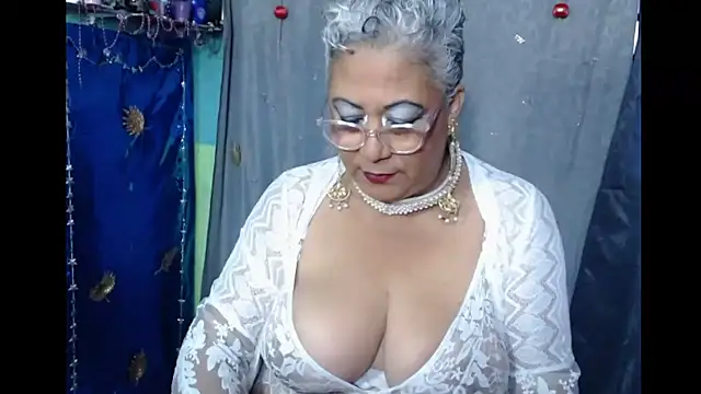 Snapshot of MarilinCarolina chatting on 01/12/25, 09:29 MarilinCarolina online show from 01/12/25, 09:29