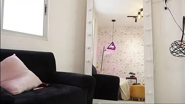 Sofhia cruz online show from 02/18/26, 08:05