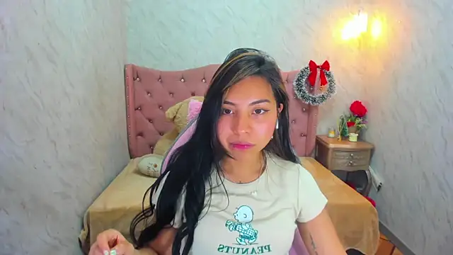 Snapshot of XSmaggiiee chatting on 12/29/24, 02:38 XSmaggiiee online show from 12/29/24, 02:38