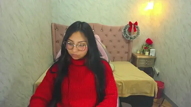 Snapshot of XSmaggiiee chatting on 12/31/24, 02:29 XSmaggiiee online show from 12/31/24, 02:29