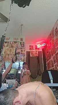 luvs2cumm69 online show from 12/13/25, 09:31