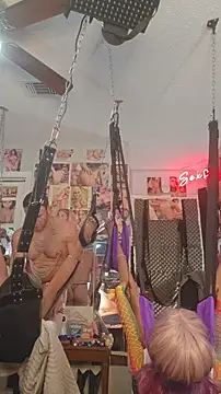 Snapshot of luvs2cumm69 chatting on 12/14/25, 09:36 luvs2cumm69 online show from 12/14/25, 09:36