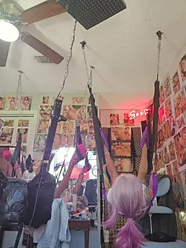 Snapshot of luvs2cumm69 chatting on 03/13/26, 05:52 luvs2cumm69 online show from 03/13/26, 05:52