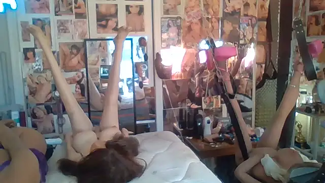 Snapshot of luvs2cumm69 chatting on 03/19/26, 04:33 luvs2cumm69 online show from 03/19/26, 04:33