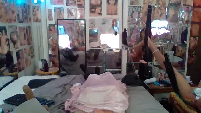 luvs2cumm69 online show from 05/07/26, 02:06