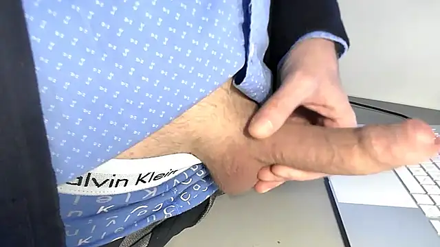 Snapshot of sperma_tributes chatting on 01/15/26, 08:52 sperma tributes online show from 01/15/26, 08:52