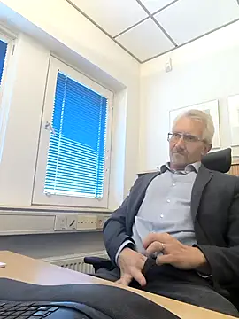 tom-swede online show from 10/09/25, 02:37