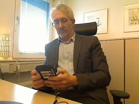 Snapshot of tom-swede chatting on 04/02/26, 12:47 tom-swede online show from 04/02/26, 12:47