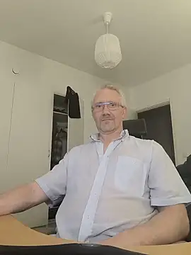 Snapshot of tom-swede chatting on 06/04/26, 11:00 tom-swede online show from 06/04/26, 11:00