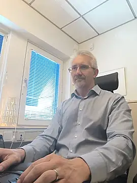Snapshot of tom-swede chatting on 06/05/26, 01:06 tom-swede online show from 06/05/26, 01:06
