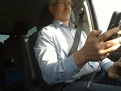 Snapshot of tom-swede chatting on 06/08/26, 04:07 tom-swede online show from 06/08/26, 04:07