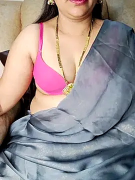 Traditional Housewife  online show from 02/17/25, 06:26