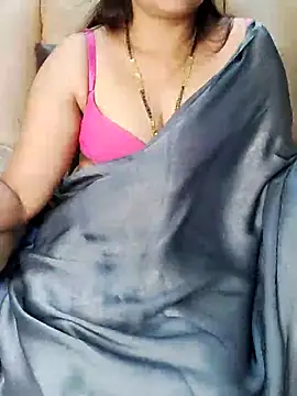 Traditional Housewife  online show from 02/21/25, 03:32