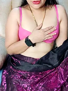 Traditional Housewife  online show from 03/21/25, 12:40