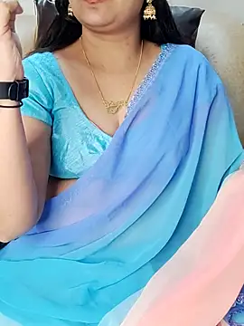 Traditional Housewife  online show from 09/12/25, 12:49