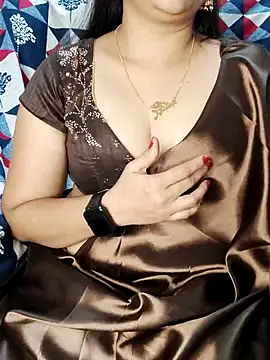 Traditional Housewife  online show from 09/16/25, 02:23