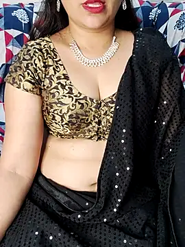 Traditional Housewife  online show from 09/18/25, 12:12