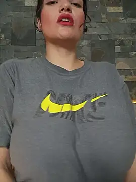 Snapshot of passionate_love22 chatting on 12/04/25, 11:24 passionate love22 online show from 12/04/25, 11:24