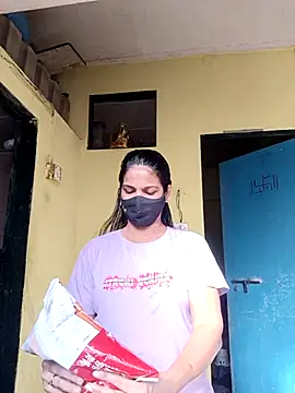 indianliza online show from 02/12/25, 04:23