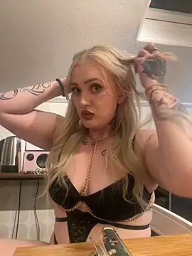 QueenOfFknBj online show from 03/04/25, 07:11