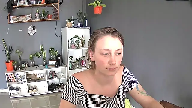 Snapshot of stupid_babybird chatting on 02/28/25, 07:03 stupid babybird online show from 02/28/25, 07:03