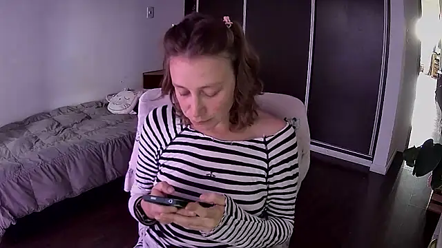 Snapshot of stupid_babybird chatting on 12/01/25, 09:42 stupid babybird online show from 12/01/25, 09:42