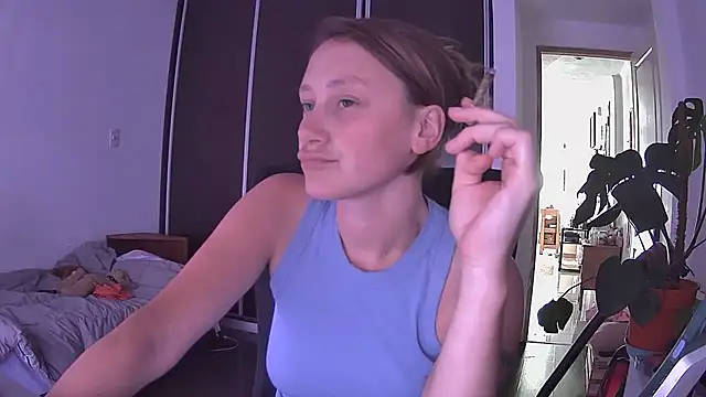 Snapshot of stupid_babybird chatting on 12/19/25, 09:11 stupid babybird online show from 12/19/25, 09:11