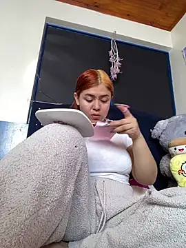 Snapshot of sara_winehouse1 chatting on 03/13/26, 07:53 sara winehouse1 online show from 03/13/26, 07:53