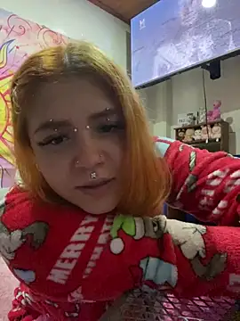 Snapshot of sara_winehouse1 chatting on 04/10/26, 03:12 sara winehouse1 online show from 04/10/26, 03:12