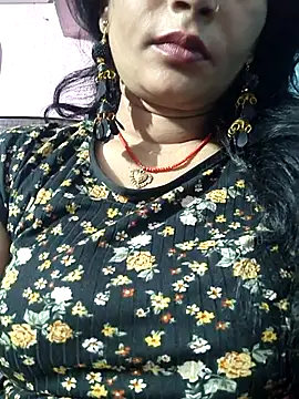 Snapshot of Ritasingh-0461 chatting on 12/16/25, 11:32 Ritasingh-0461 online show from 12/16/25, 11:32